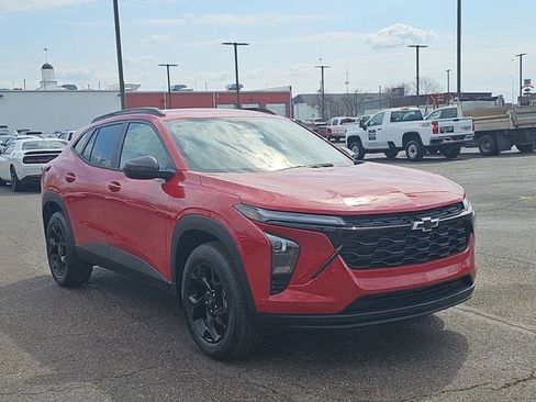 New 2026 Chevrolet Trax LT w/ Driver Confidence Package image 10