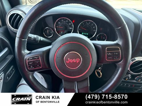 Used 2014 Jeep Wrangler Unlimited Sahara w/ Connectivity Group AWD/4WD image 26