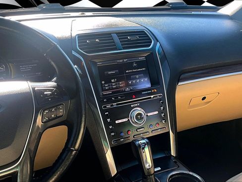 Used 2016 Ford Explorer Limited w/ Equipment Group 301A image 6