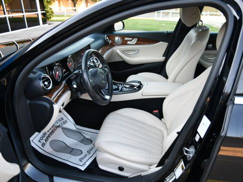 Used 2017 Mercedes-Benz E 300 image 23