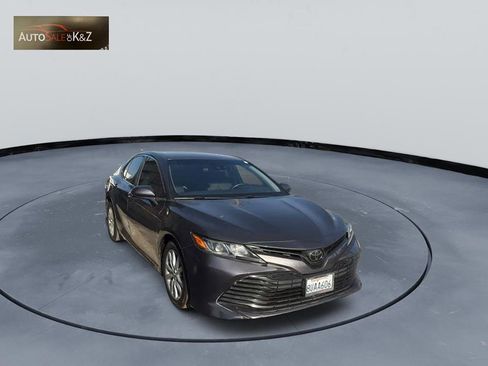 Used 2020 Toyota Camry LE FWD image 1