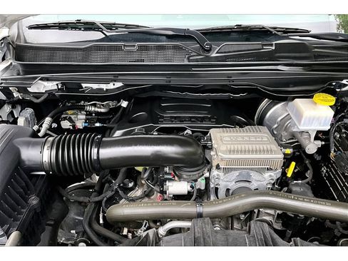 Used 2024 RAM 1500 Laramie AWD/4WD image 13