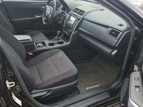Used 2017 Toyota Camry LE FWD image 14