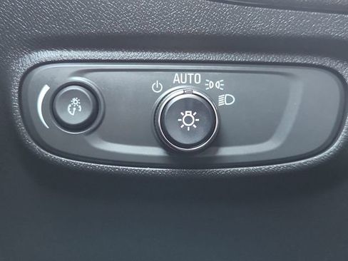 Used 2023 Chevrolet Equinox RS w/ RS Leather Package FWD image 18