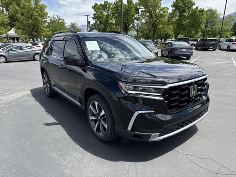 Certified 2025 Honda Pilot Elite image 4