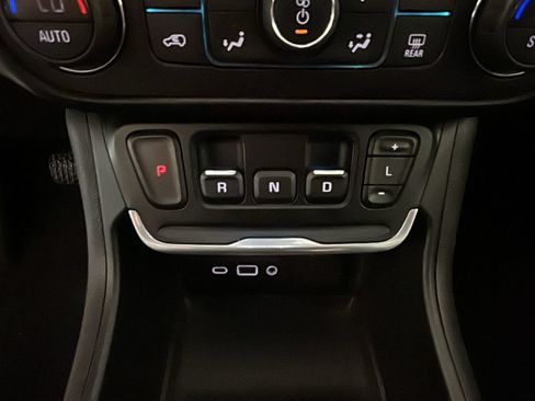 Used 2021 GMC Terrain SLT FWD image 24