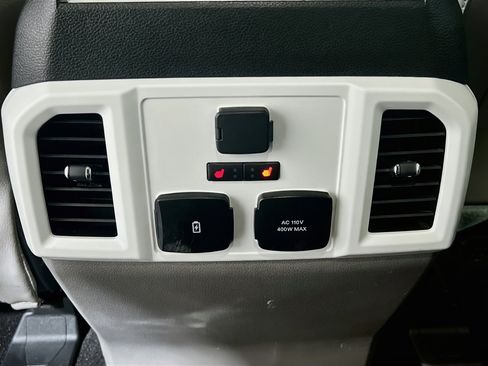 Used 2020 Ford F150 Lariat w/ Equipment Group 502A Luxury AWD/4WD image 19