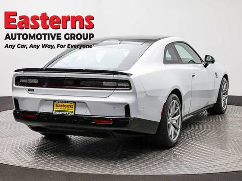Used 2024 Dodge Charger Daytona Scat Pack w/ Plus Group AWD/4WD image 5