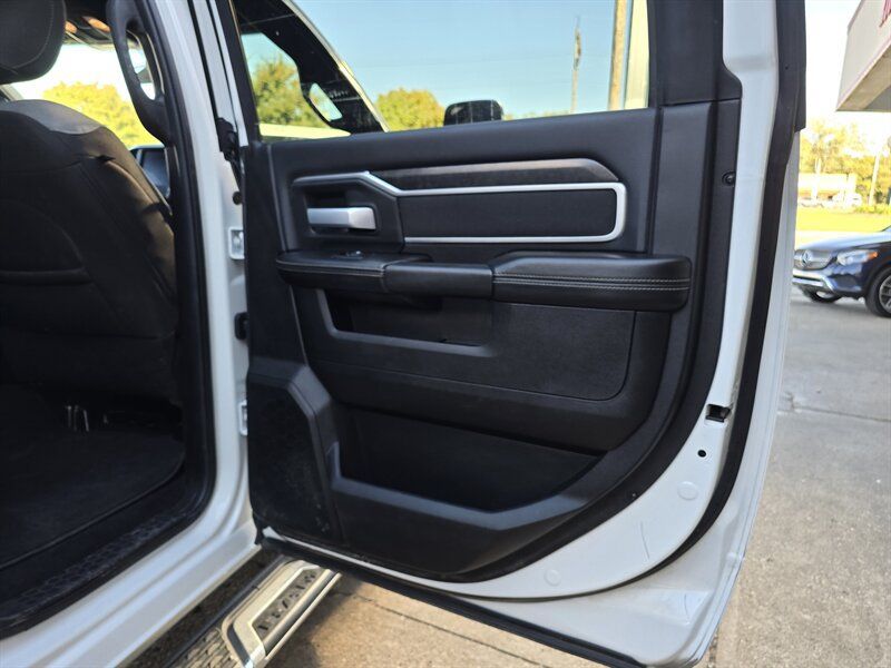 Used 2024 RAM 3500 Big Horn AWD/4WD image 15