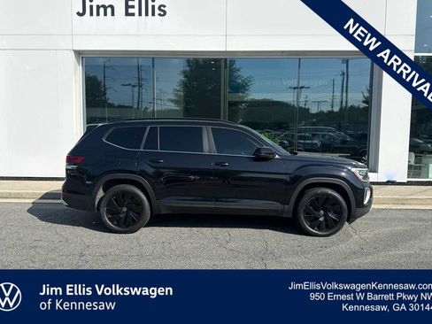 Certified 2024 Volkswagen Atlas SE w/ Panoramic Sunroof Package FWD image 1