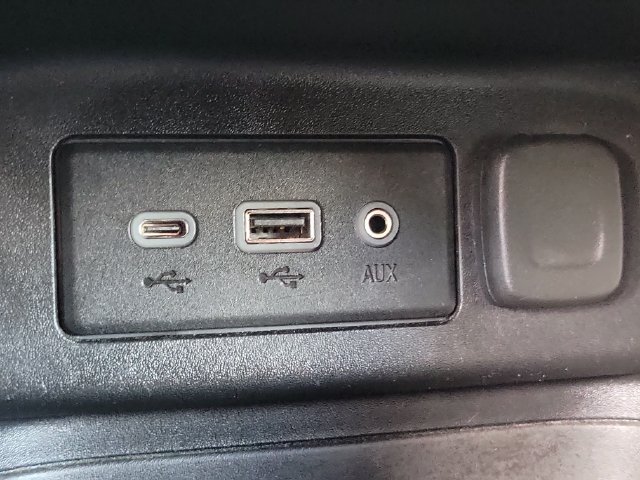 Used 2020 Chevrolet Equinox LS w/ LS Convenience Package FWD image 15