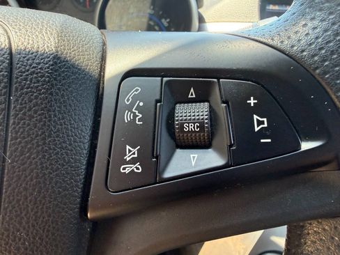 Used 2016 Chevrolet Cruze LT w/ Technology Package FWD image 19