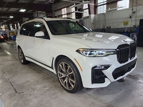 Used 2021 BMW X7 M50i AWD/4WD image 3