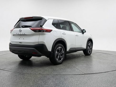 Used 2025 Nissan Rogue SV image 9