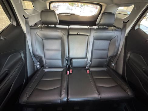 Used 2024 GMC Terrain SLT AWD/4WD image 36