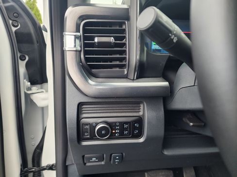 Used 2025 Ford F250 Lariat w/ Lariat Ultimate Package image 26