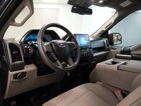 Used 2017 Ford F150 XLT AWD/4WD image 5