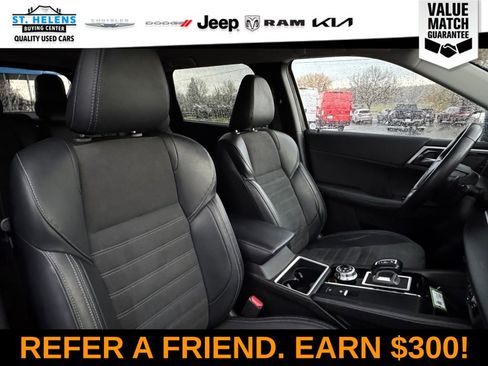 Used 2024 Mitsubishi Outlander SE image 30