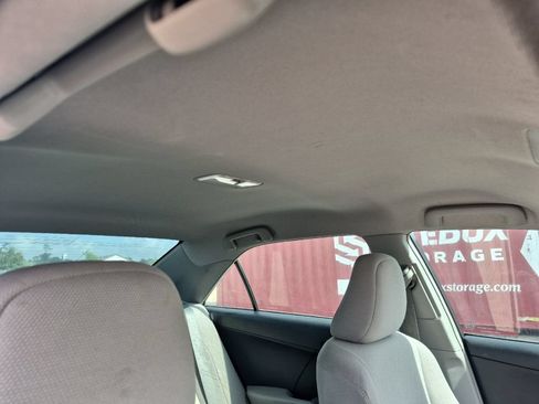 Used 2014 Toyota Camry LE FWD image 15