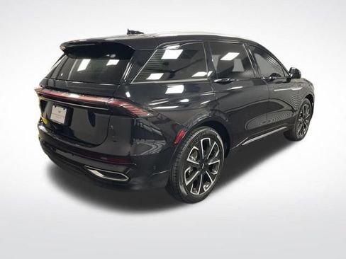 Used 2024 Lincoln Nautilus Reserve w/ Equipment Group 203A image 5