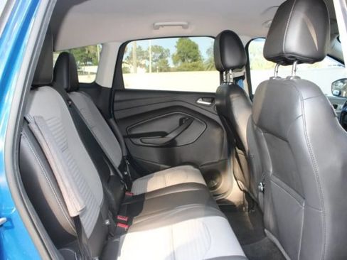 Used 2017 Ford Escape SE w/ Equipment Group 201A FWD image 19