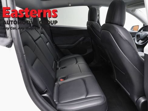 Used 2021 Tesla Model Y Long Range AWD/4WD image 16