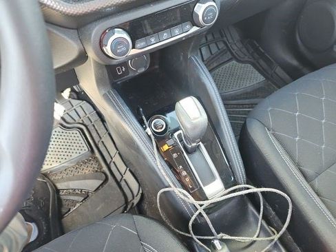 Used 2020 Nissan Kicks SV FWD image 17