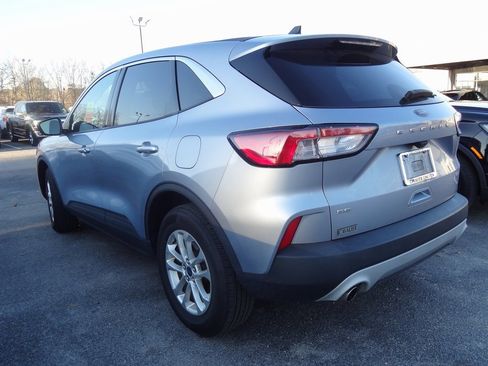 Used 2022 Ford Escape SE image 5