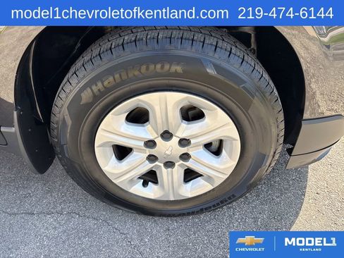 Used 2017 Chevrolet Traverse LS FWD image 16