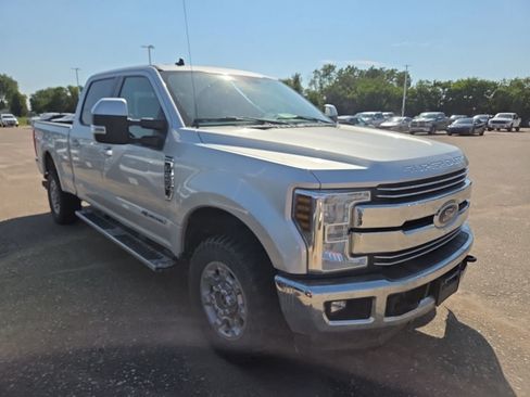 Used 2019 Ford F250 Lariat w/ Lariat Value Package AWD/4WD image 6