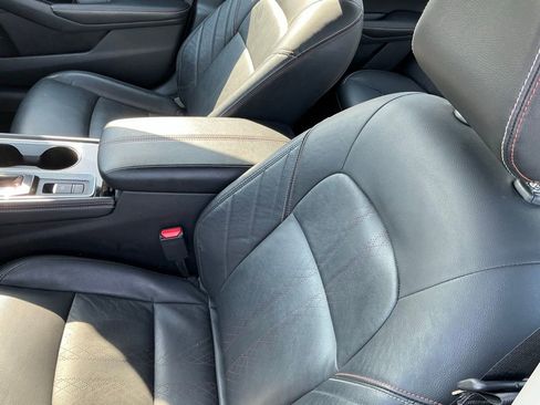 Used 2025 Nissan Altima 2.5 SR w/ SR Premium Package image 3