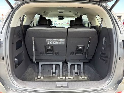 New 2026 Kia Carnival EX FWD image 24
