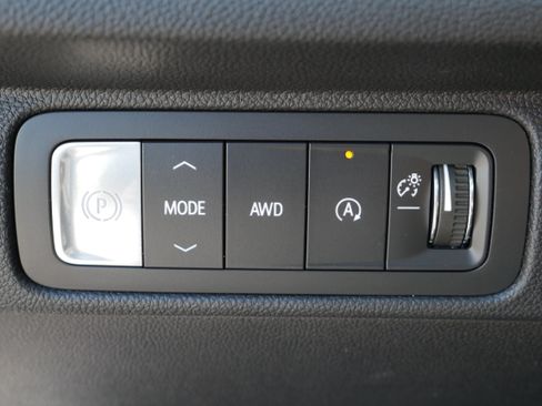 Certified 2026 Chevrolet Traverse RS AWD/4WD image 34