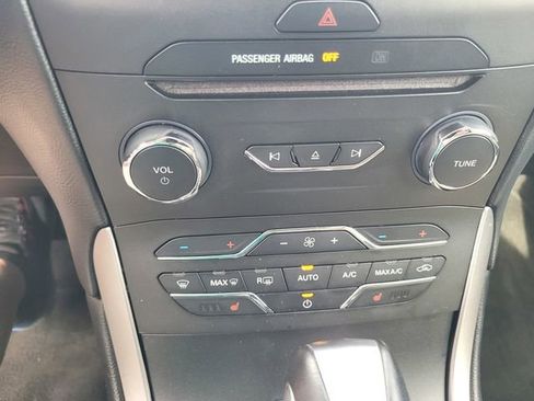 Used 2018 Ford Edge SEL w/ Equipment Group 201A image 24