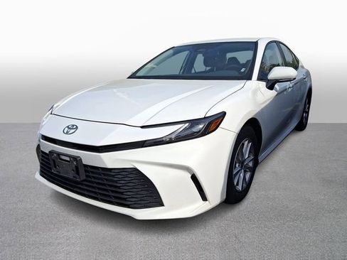 Used 2025 Toyota Camry LE image 1