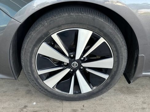 Used 2022 Nissan Altima 2.5 SV FWD image 2