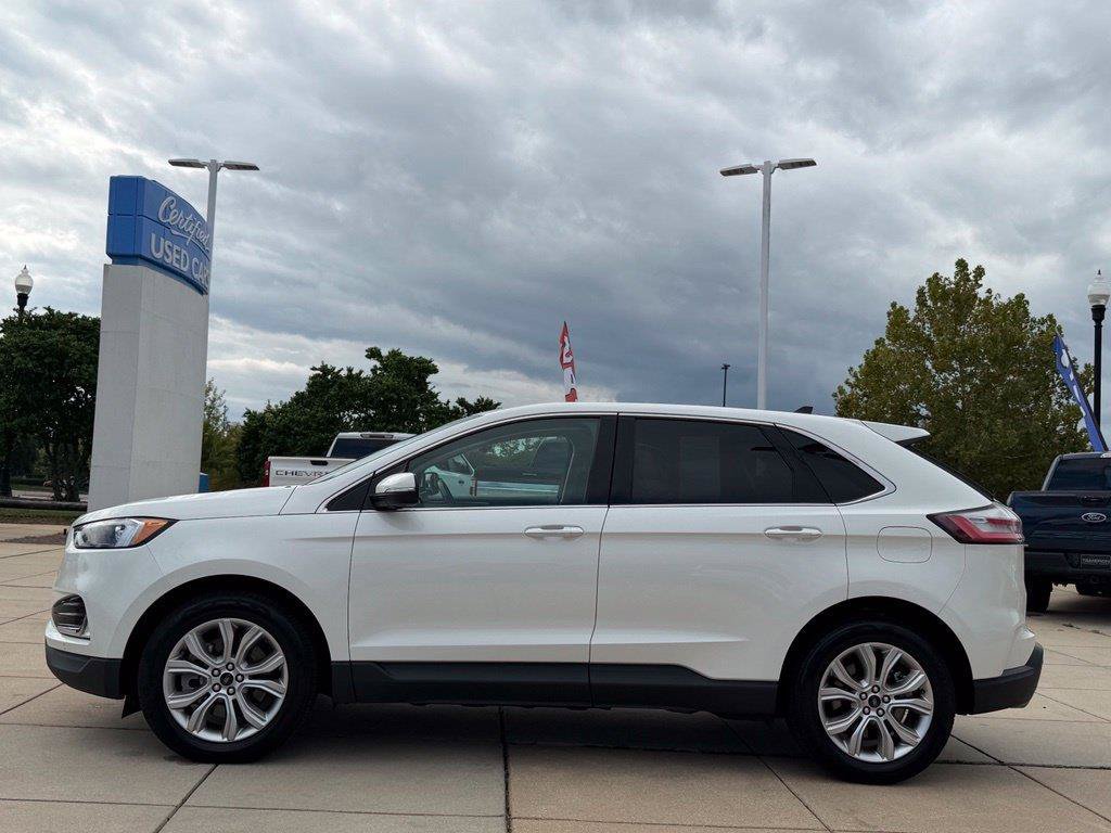 Used 2023 Ford Edge Titanium AWD/4WD image 7