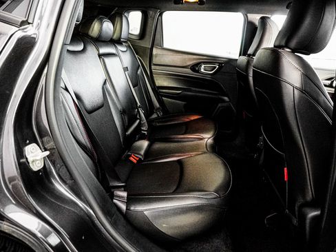 Used 2024 Jeep Compass Trailhawk image 17