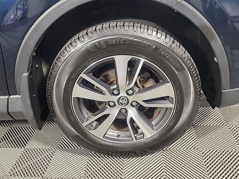 Used 2018 Toyota RAV4 XLE w/ Plus Extra Value Package AWD/4WD image 3