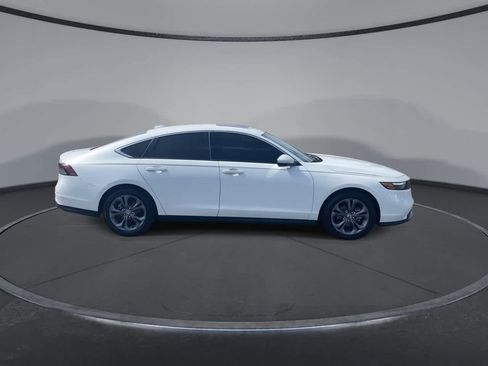 Used 2023 Honda Accord EX image 9