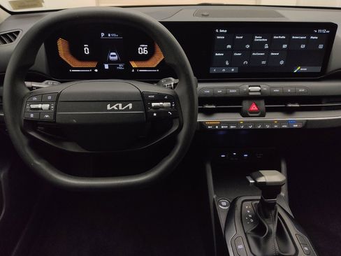 Used 2025 Kia K4 FWD image 22
