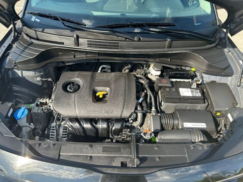 Used 2025 Kia Soul LX w/ LX Technology Package FWD image 27
