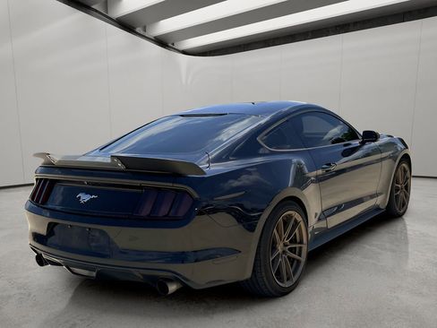Used 2016 Ford Mustang Coupe RWD image 5
