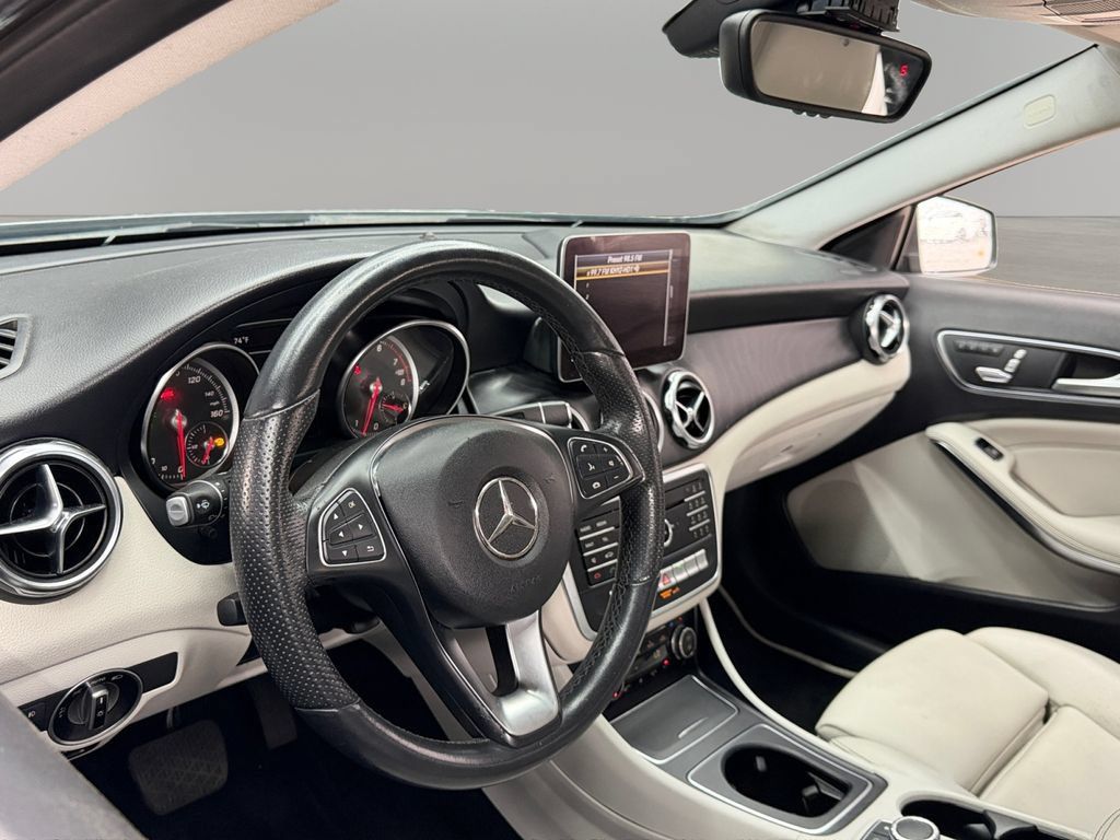 Used 2019 Mercedes-Benz GLA 250 w/ Premium Package image 16