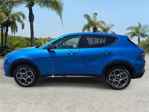 New 2026 Alfa Romeo Tonale w/ Black Premium Package AWD/4WD image 2