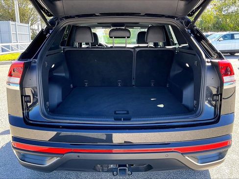 Certified 2024 Volkswagen Atlas Cross Sport SE w/ Panoramic Sunroof Package image 15