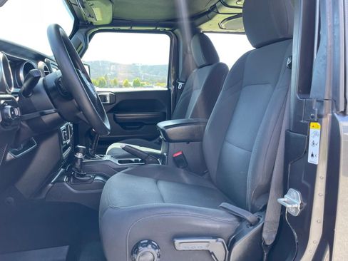 Used 2018 Jeep Wrangler Sport AWD/4WD image 17