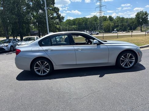 Used 2018 BMW 330i xDrive Sedan AWD/4WD image 6