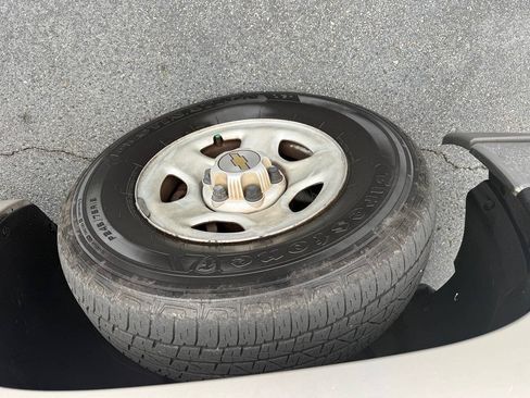 Used 2004 Chevrolet Silverado 1500 W/T RWD image 10