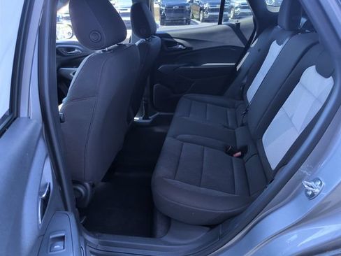 Used 2024 Chevrolet Trax RS FWD image 23
